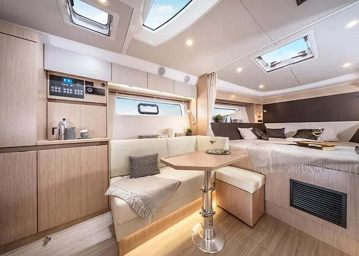 Private Yacht Hotel na wodzie